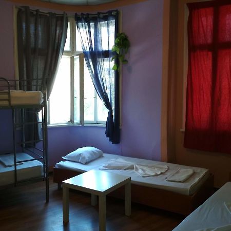 Hostel Compass Burgas Bagian luar foto