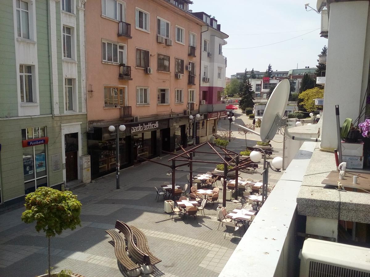 Hostel Compass Burgas Bagian luar foto