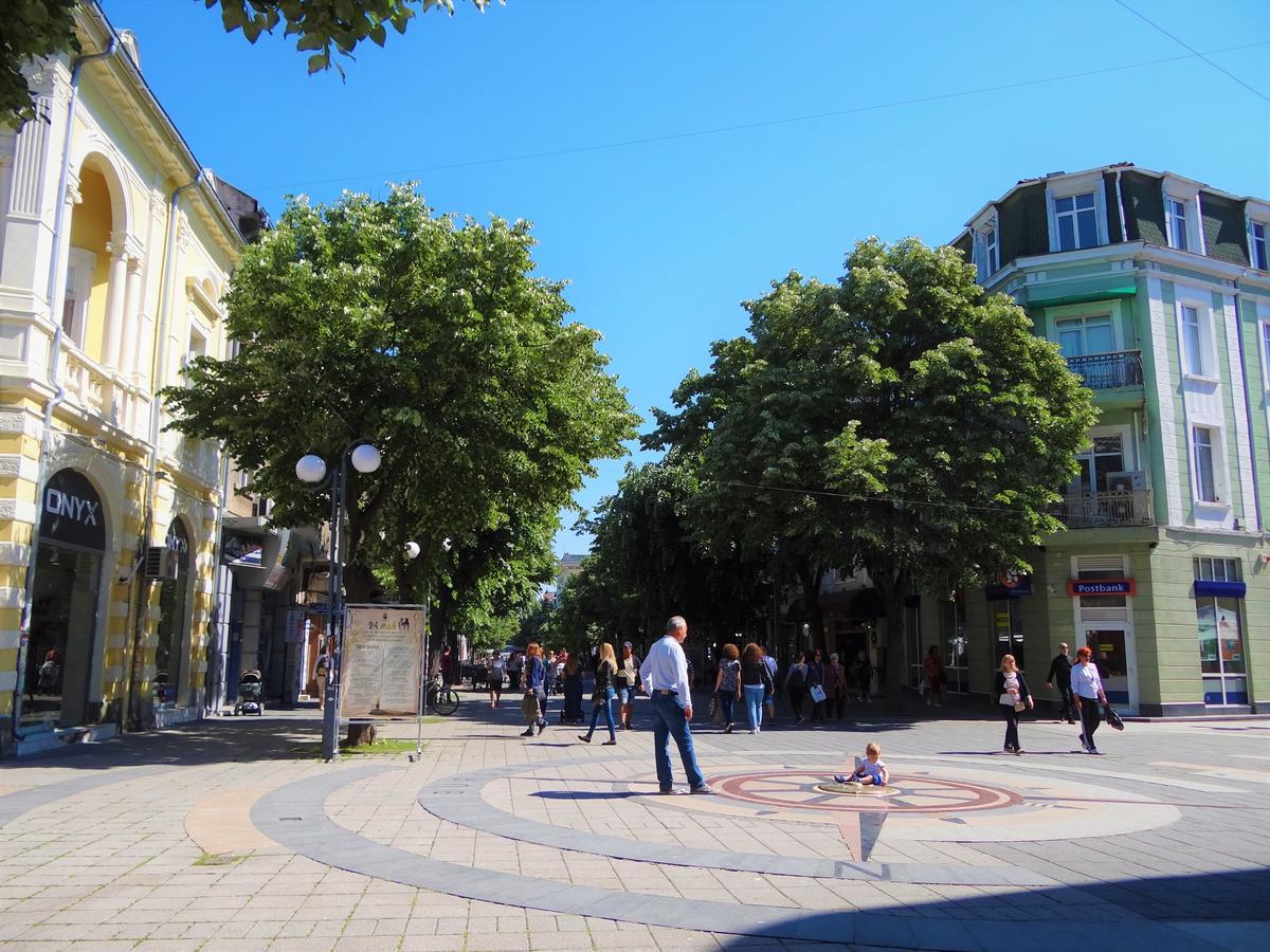 Hostel Compass Burgas Bagian luar foto