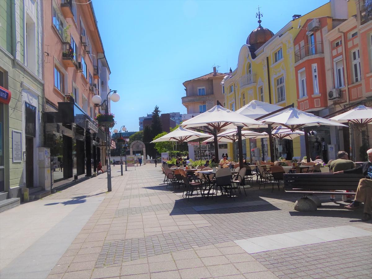 Hostel Compass Burgas Bagian luar foto