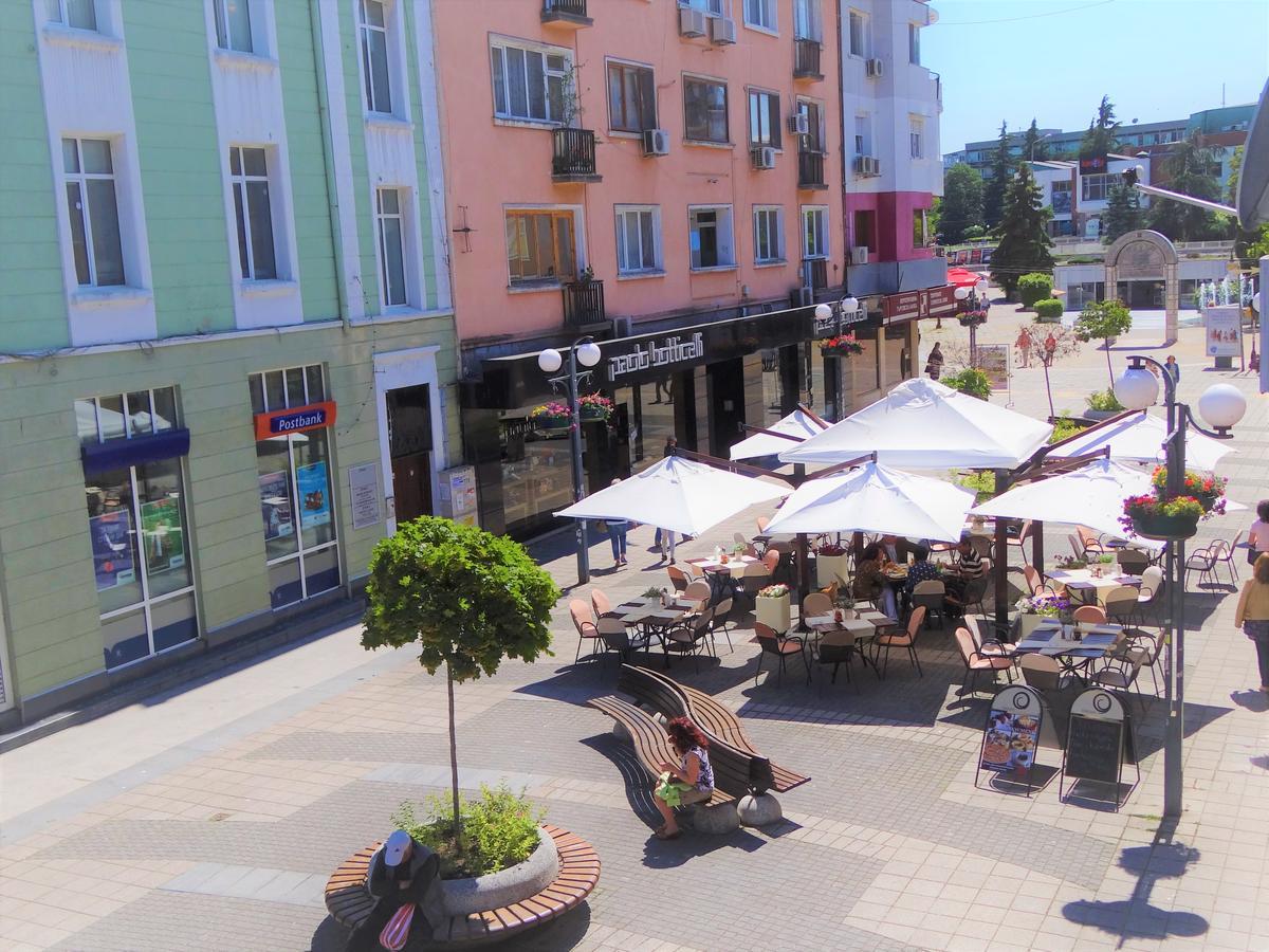 Hostel Compass Burgas Bagian luar foto